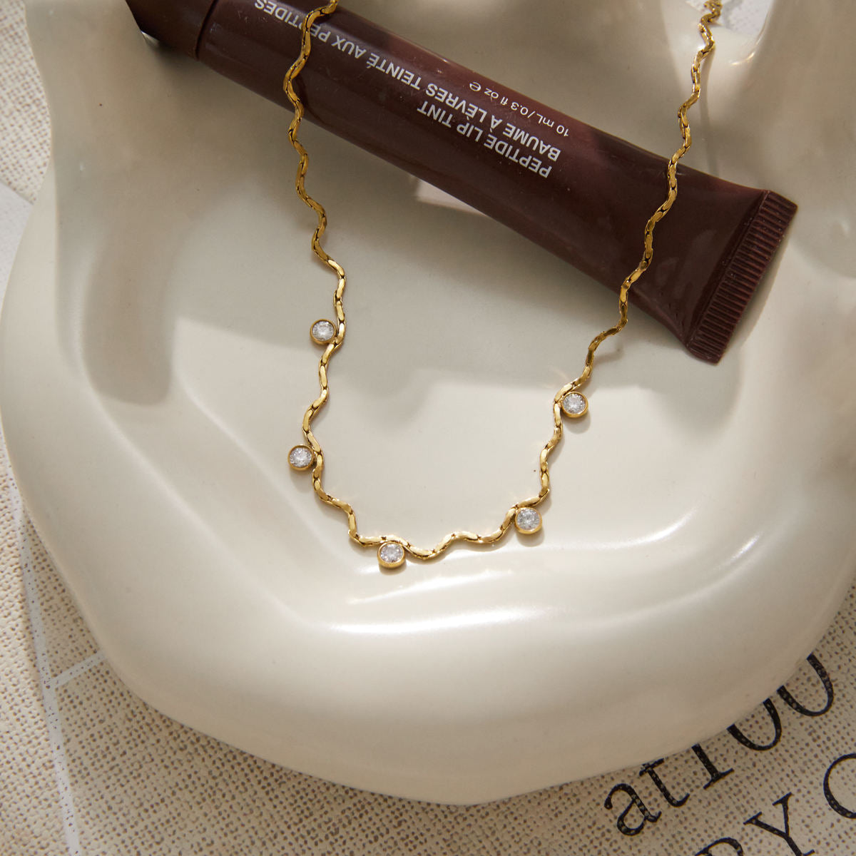 Wavy Chain Crystal Station Necklace