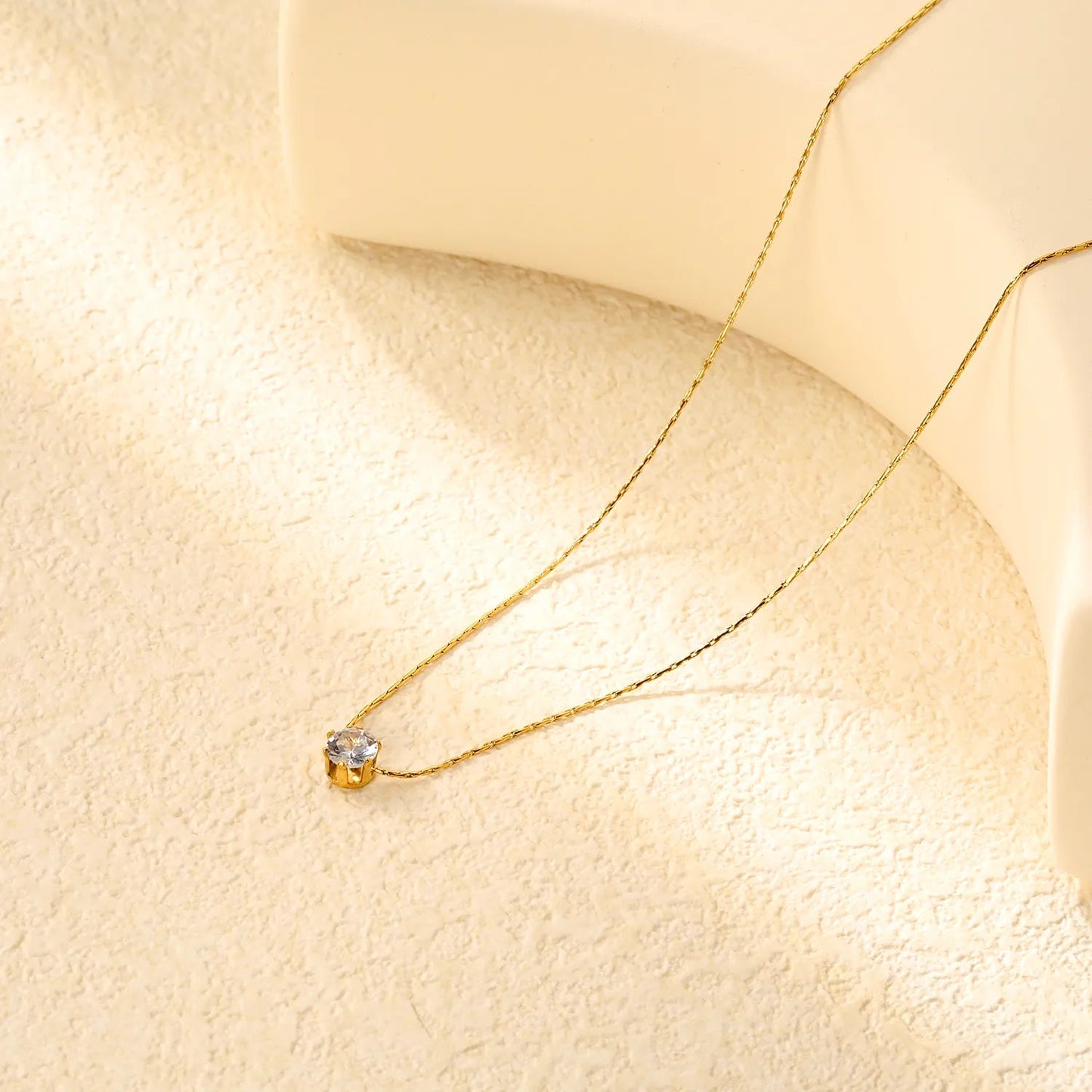 Solitaire Pendant Thin Chain Necklace