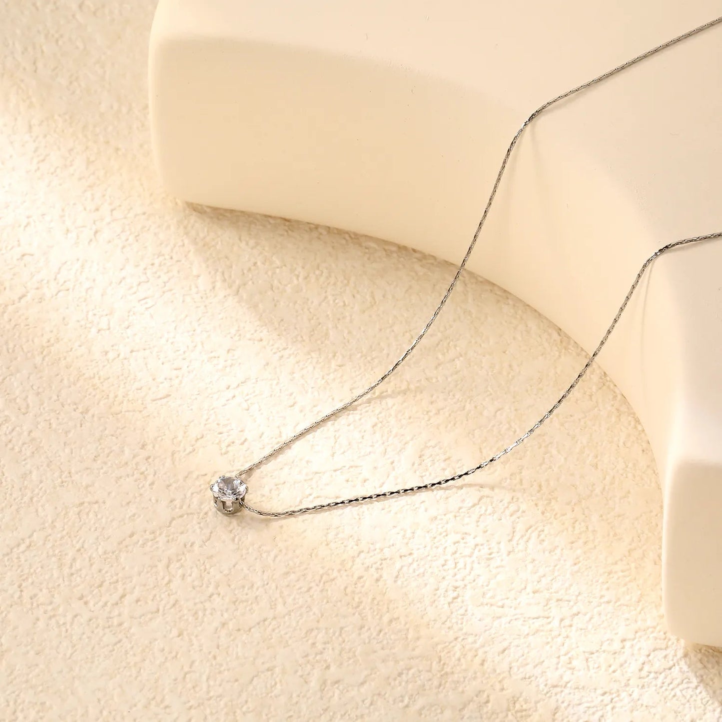 Solitaire Pendant Thin Chain Necklace
